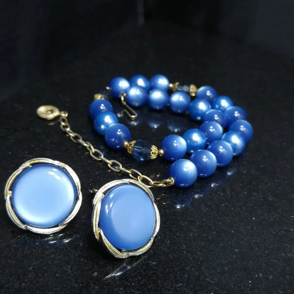 Lisner Blue Moonglow Lucite Necklace Clip On Earrings Set 1950s Vintage Jewelry